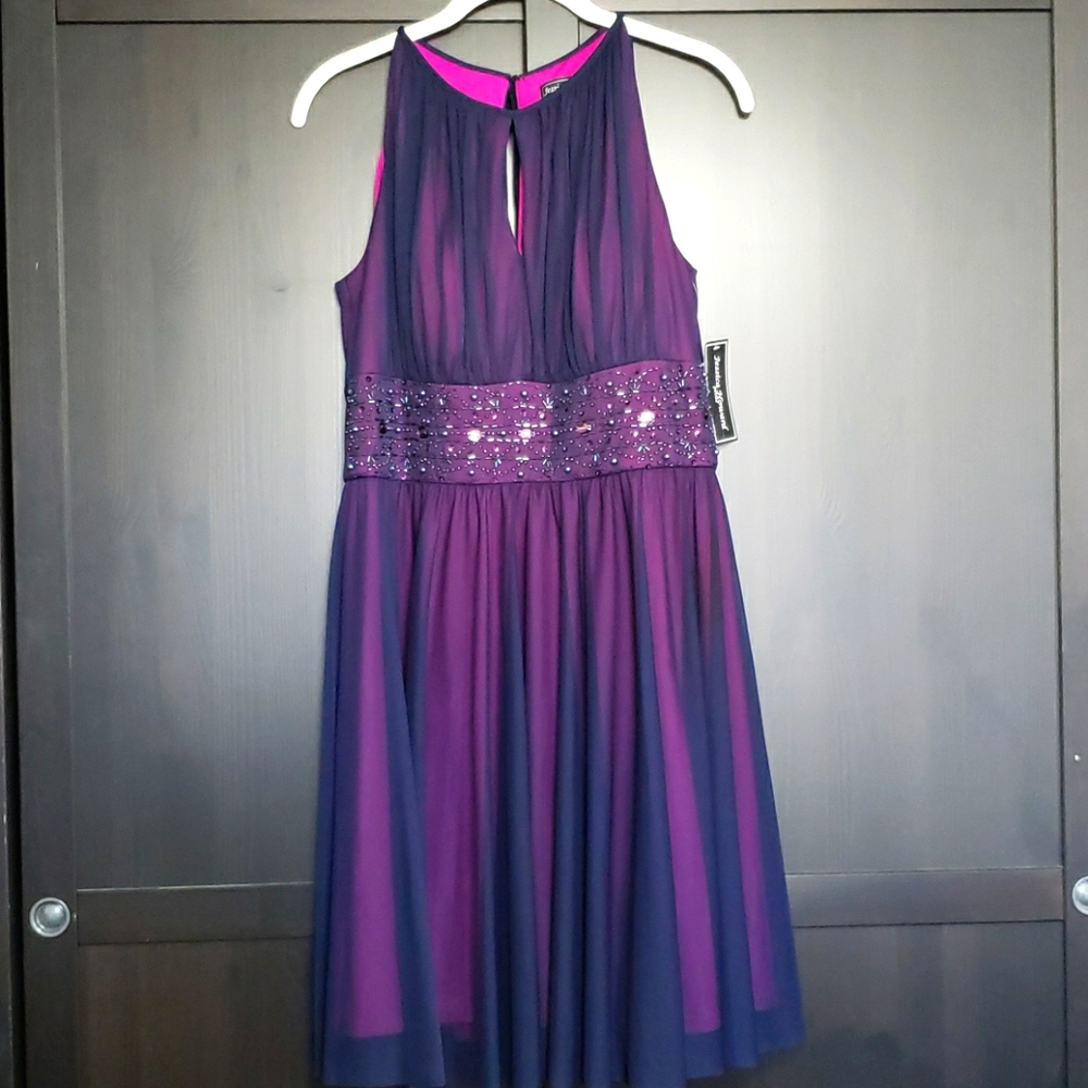 Jessica Howard Petite Keyhole Sleeveless Dress